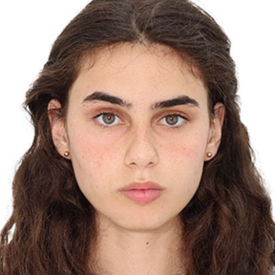 Andrea zoekt een Kamer / Appartement / Huurwoning / Studio in Amsterdam