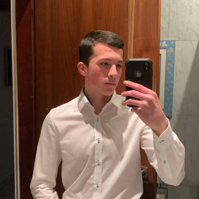 YANNIS PHILIPPE zoekt een Kamer / Appartement / Studio in Amsterdam